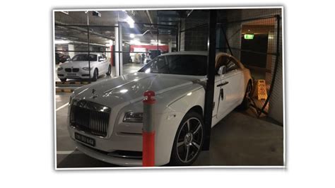 Rolls-Royce တစ်စီးကို TL 124 သန်းဖြင့် Bugatti Chiron ဝယ်ယူသူအား လက်ဆောင်အဖြစ် ပေးအပ်မည်ဖြစ်သည်။